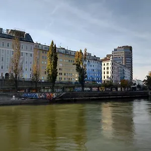 Family With Two Bathrooms Near To Center Wien